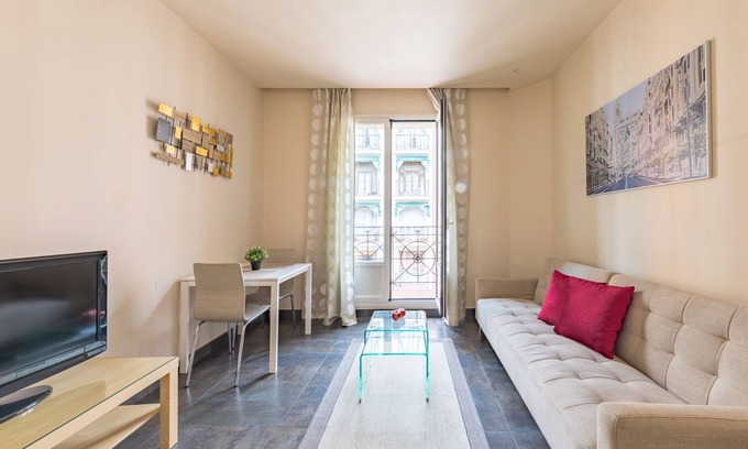 Trafalgar Apartment | Sandoval - 1 Bedroom with Sofa Bed