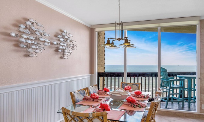 Port Aransas Condo | Unforgettable Views at Sandpiper Condominiums 904L