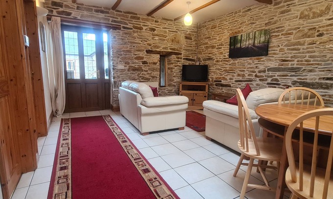 Whitland Cottage | Experience Sandpiper Cottage: Pet-Friendly Getaway Awaits