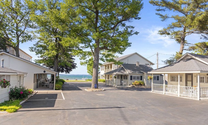 Traverse City Cabin | Oceanfront Sandpiper Cottage: Rated 10/10 for Relaxation