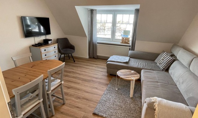 Timmendorfer Strand Apartment | Ocean View Retreat at Sandpiper - FeWo Ostsee Ahoy