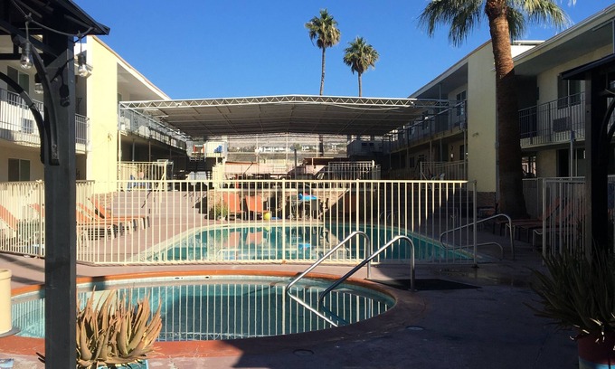 Desert Hot Springs Hotel | Relax at Sandpiper Springs Spa & Retreat with Top Amenities