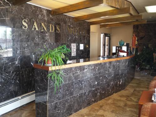 Cheyenne Hotel | Comfortable Sands Motel: Family-Friendly Getaway Awaits