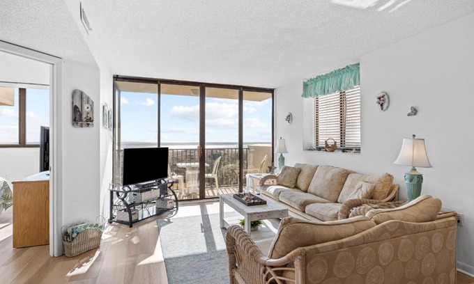 Atlantic Beach Apartment | Inviting Sands Villa 322: Family-Friendly Comfort Awaits