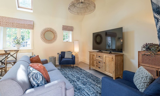 Sandsend Cottage | Family-Friendly Retreat at Sandsend - Rambling Rose