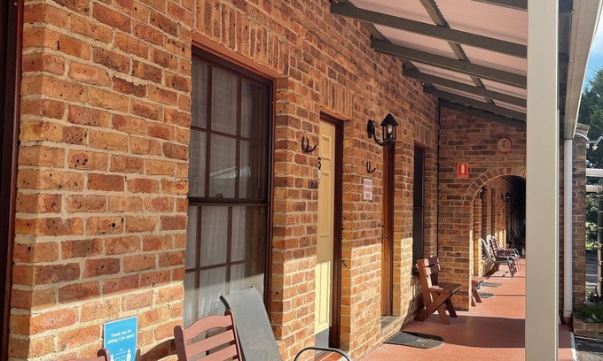 Armidale City Centre Hotel | Comfortable Sandstock Motor Inn with Family-Friendly Amenities