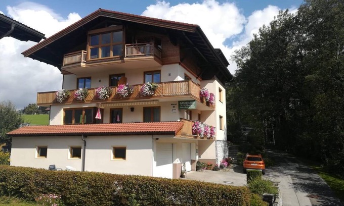 Abtenau Bed & Breakfast | Guesthouse Sandtner: Family-Friendly 2-Bedroom Retreat