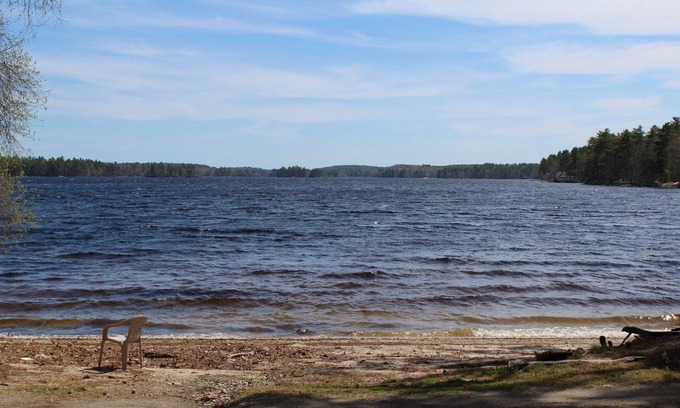 Damariscotta Cottage | Cozy Sandy Beach Cottage with Lake Views and Pet-Friendly Options
