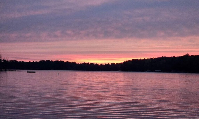 Wild Rose Cabin | Relaxing Lakehome Cottage with Beach Access & Kayaking