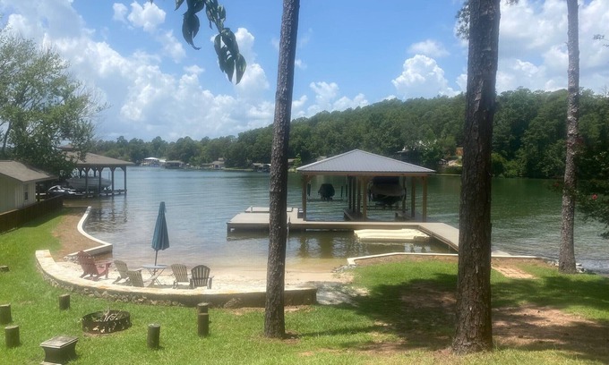 Dadeville Cabin | Relax at Sandy Beach: Guest Rated 9.8 & Ocean Views
