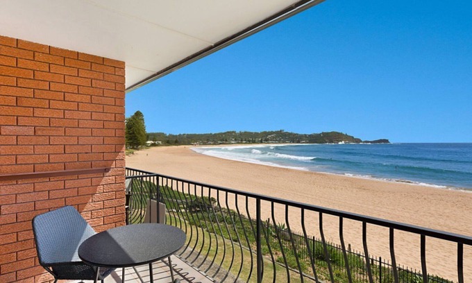 Avoca Beach Apartment | Beachfront Bliss at Sandy Cheeks with Pool & Ocean Views
