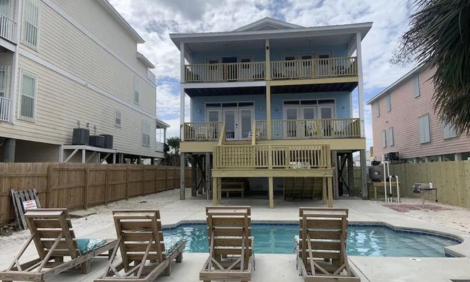 Gulf Shores Villa | Scenic Sandy Fox: Oceanfront Retreat with Private Pool