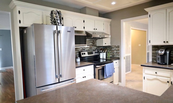 Upper Ten Oaks House | Relax at Sandy Hill Retreat: Family-Friendly 3 Bedroom House