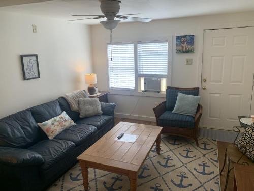 East Ocean View House | Pet-Friendly Sandy Mutts Cottage with Ocean View