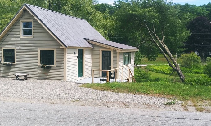 Sandy Point House | Coastal Cottage at Sandy Point Brook with Ocean Views
