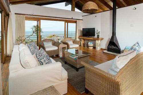 Wavecrest House | Discover Sandy's Spot: Pet-Friendly House with Pool Access