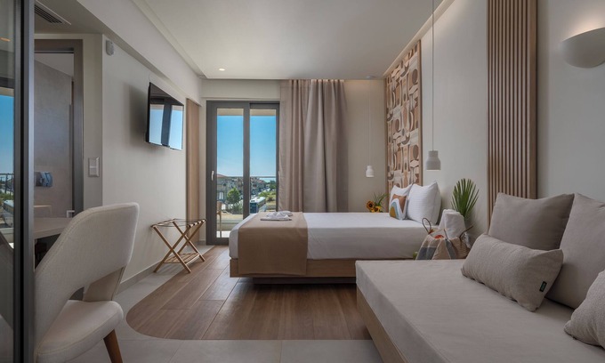 Flogita Hotel | Sandy Seaside Suites