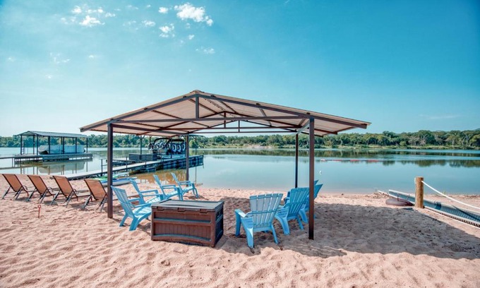 Kingsland House | Relax at Sandy Shores Vacation Home with Oceanfront Views