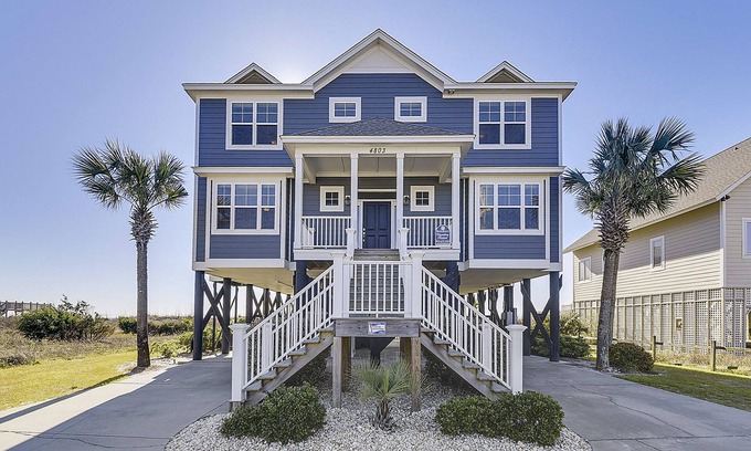 Long Bay Estates House | Oceanfront Retreat: 8 Bedrooms, Private Pool & Spa Access