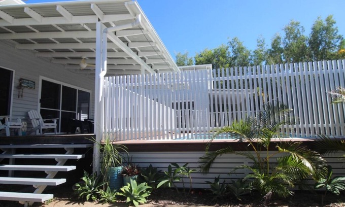 Horseshoe Bay House | Beachfront Bliss at Sandy Toes Beach House - Guest Rated 10/10