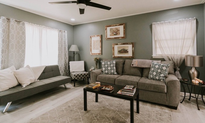 Ocean Springs House | Beachside Retreat: Pet-Friendly Oasis in Ocean Springs