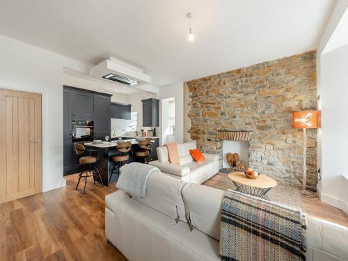 Saundersfoot House | Pet-Friendly Sandy View with 10/10 Guest Ratings