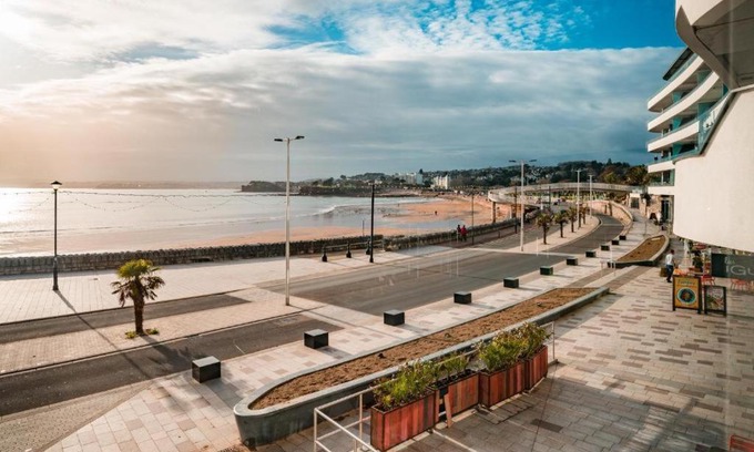 Torquay City Centre Apartment | Seaview Apartments at Sandybanks Torquay – Pet Friendly Stay