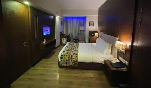 Chirawa Hotel | Experience Sangam Resort: 5-Star Oasis with Ocean Views