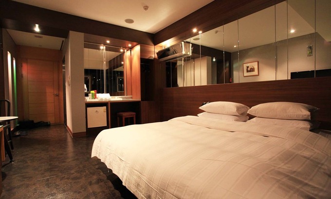 Jungnang-gu Hotel | Eco-Friendly Stay at Sangbong May with Family Amenities