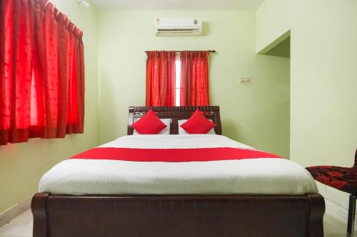 Peralam House | Pet and Child-Friendly Stay at Sangeetha AC Rooms
