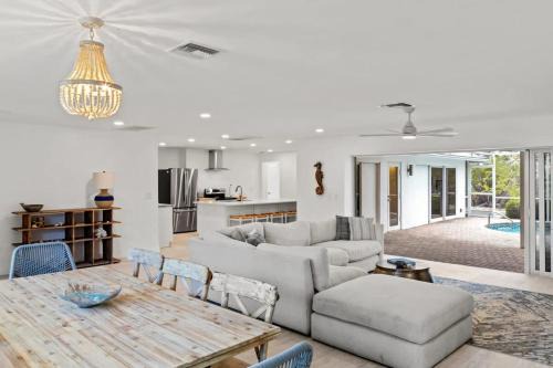 Bright Water House | Discover Sanibel Serenity: Beautiful Villa with Pool Near Beach