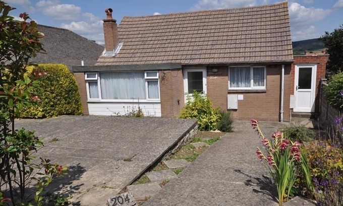 Swanage Cottage | Pet-Friendly SANJERNIN with Garden in Scenic Swanage