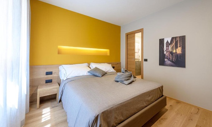 Tirano Bed & Breakfast | Pet-Friendly SANMARTINO SUITE with Hot Tub & Breakfast