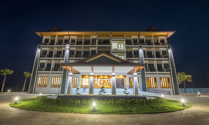 Thoeng Hotel | Budget-Friendly Sann View Hotel with Family Amenities