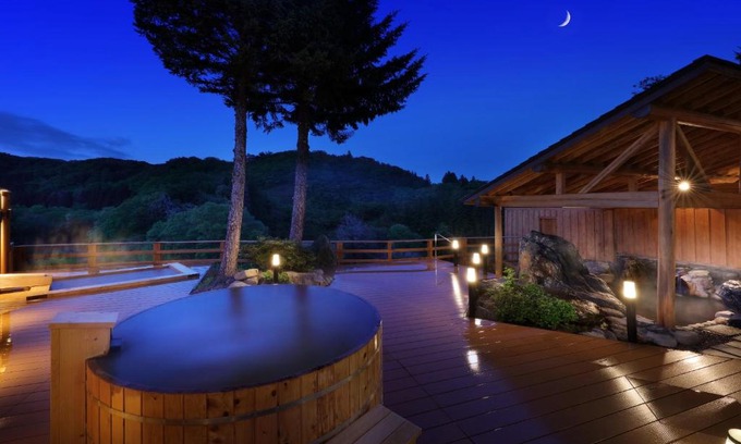 Ichinoseki Hotel | Relax at Sannouzan Onsen Zuisenkyo with Hot Tub Access