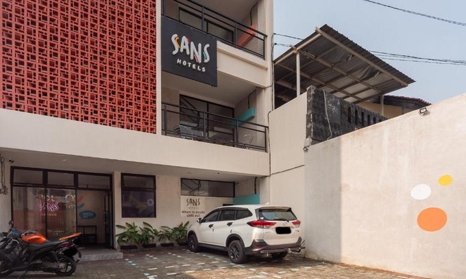 Tangerang Hotel | Family-Friendly Retreat at Sans Pasar Lama Tangerang