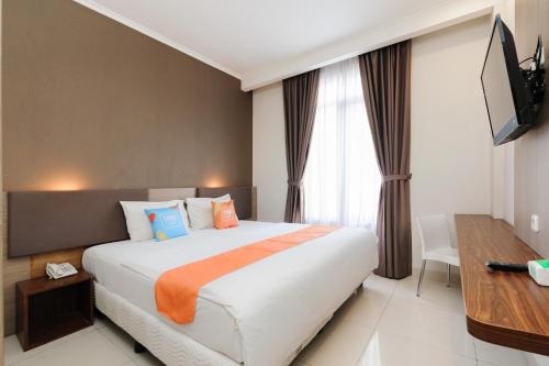 Bangka House | Budget-Friendly Stay at RedDoorz Plus near Lippo Mall Kemang