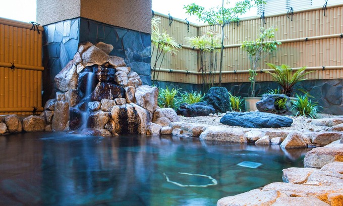 Ryuga Onsen House | Relax at Sansuien: Family-Friendly with Hot Tub & Breakfast