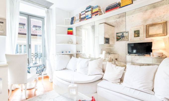 San Babila Apartment | Sant' Andrea Fashion Suite by Interhome