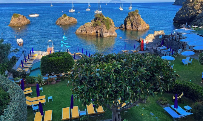 Ischia Porto Apartment | Oceanfront Sant'Anna Apartment with Spa & Breakfast Included