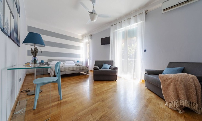 San Donato-San Vitale Apartment | Delightful Sant'Orsola Apartment with Kitchen & Breakfast
