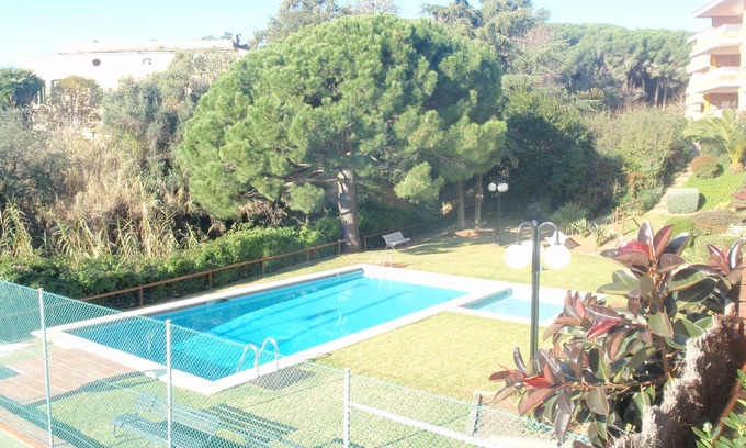 Sant Vicenc de Montalt Apartment | Oceanfront Apartment in Sant Vicenç de Montalt with Pool