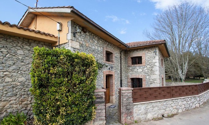 Posada de Llanes House | Santa Barbora: Pet-Friendly Getaway 3 km from the Beach