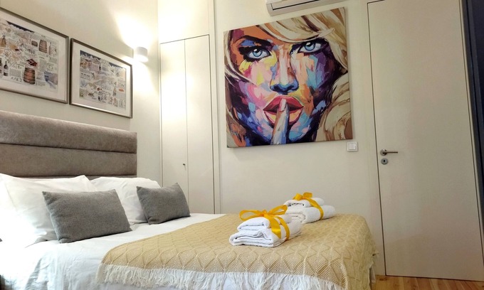 Centro / Baixa Apartment | Oceanfront Santa Catarina Pátio Apartment with Spa & Parking