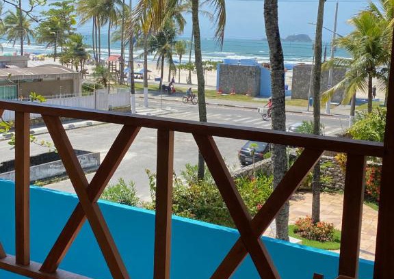 Jardim Vitoria Hotel | Inviting Santa Clara Pousada with Oceanfront Pool Access