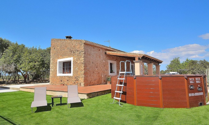 Santa Eugenia Villa | Santa Eugenia 508 cosy finca with private pool, porch, large garden and WiFi