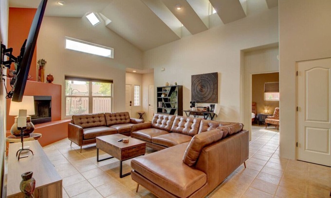 Santa Fe House | Santa Fe Home with Private Yard