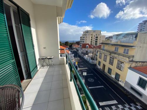 Imaculado Coracao de Maria Apartment | Cozy Santa Luzia Apartment: Family-Friendly Retreat Awaits
