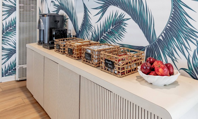 Ocean Park Hotel | Discover Santa Monica Hotel: Family-Friendly with Spa & Breakfast