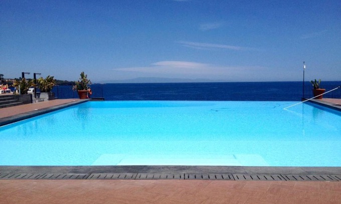 Santa Tecla Hotel | Elegant Santa Tecla Palace with Oceanfront Views & Pool